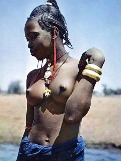 Sexy African Goddess Booty Shaking Ebony